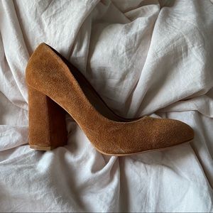 Gamarra heel in chestnut suede